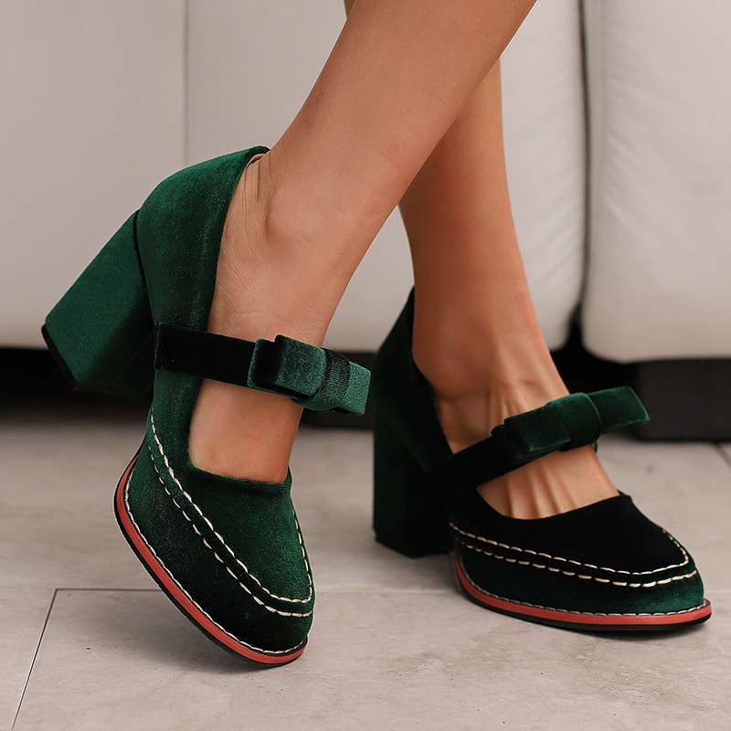 Cordelia Velvet Pump