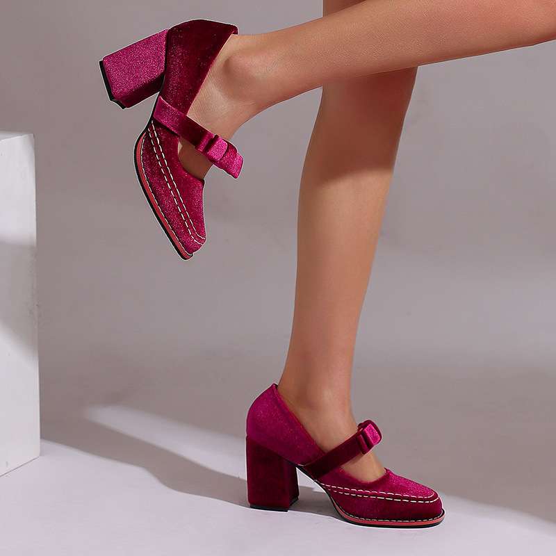 Cordelia Velvet Pump